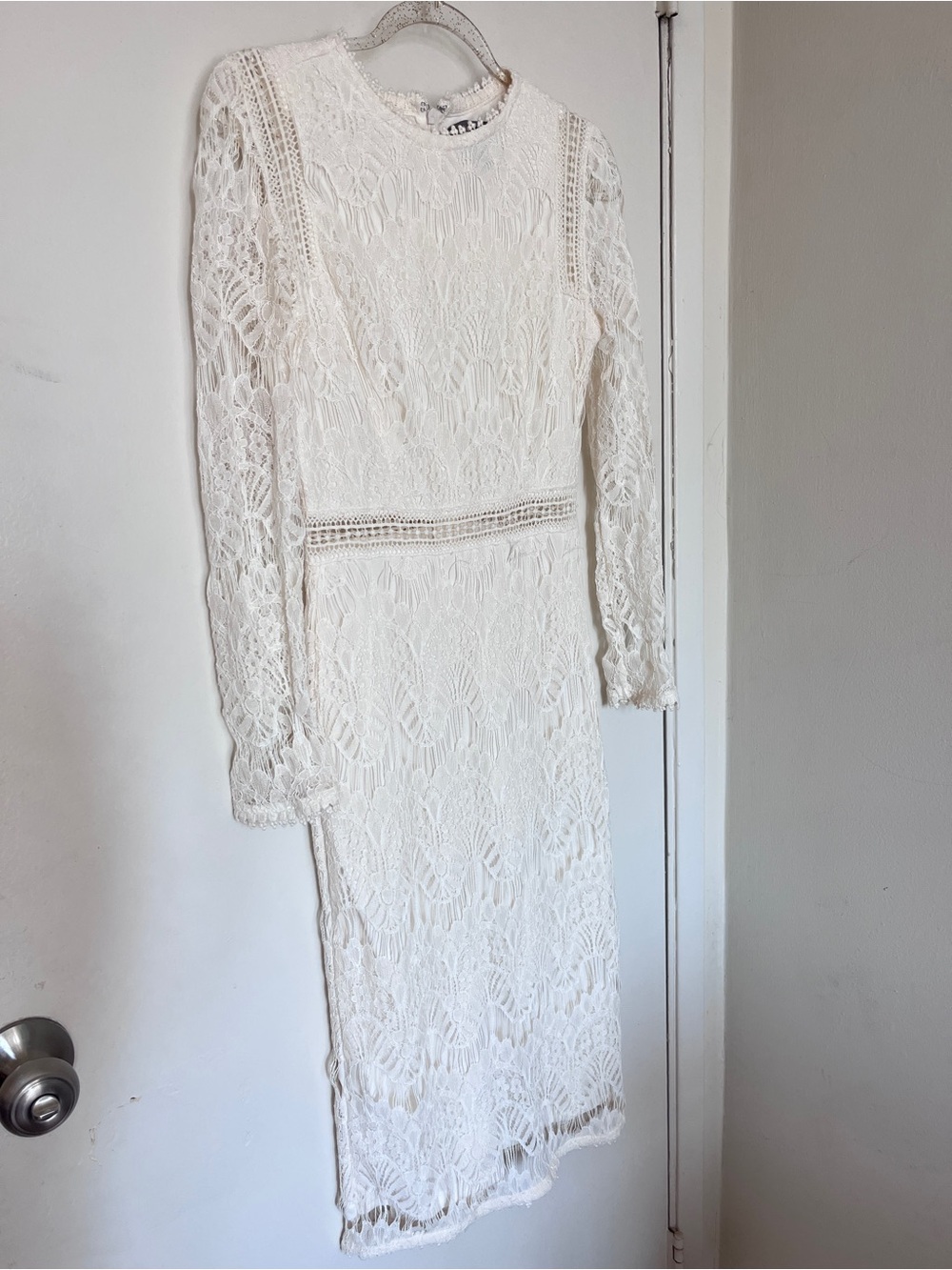 Women's Ivory Lace Long-Sleeve Midi Dress